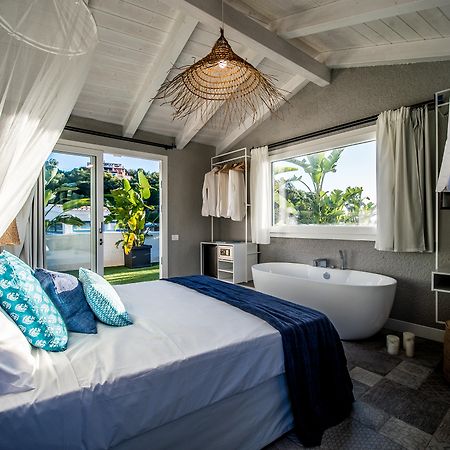 Boutique Hotel Capo Blu ซานตา มาร์เกรีตา ดิ ปูลา ภายนอก รูปภาพ