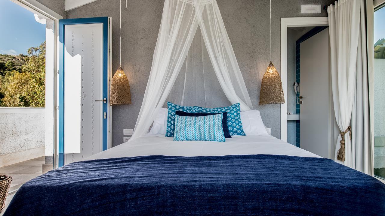 Boutique Hotel Capo Blu ซานตา มาร์เกรีตา ดิ ปูลา ภายนอก รูปภาพ