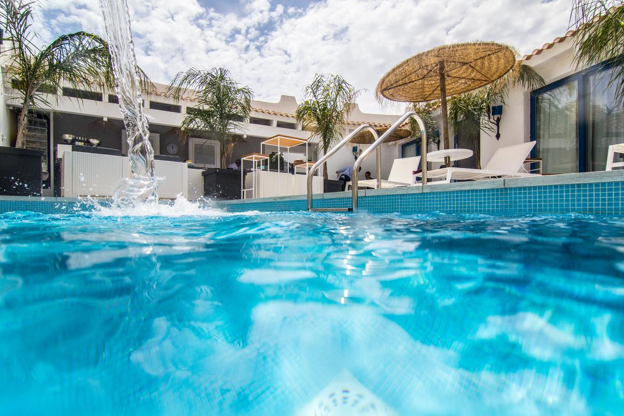 Boutique Hotel Capo Blu ซานตา มาร์เกรีตา ดิ ปูลา ภายนอก รูปภาพ